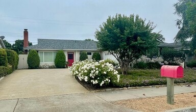 Building Photo - 5423 Dariesa St