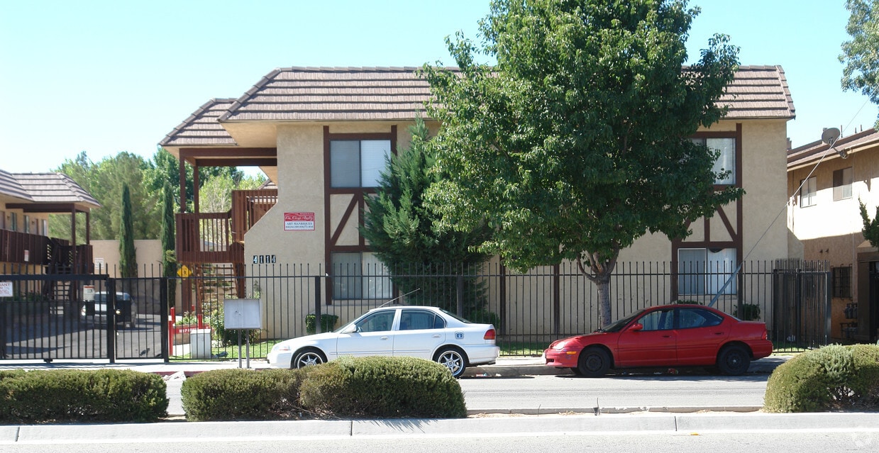 Primary Photo - 4114 W Avenue L