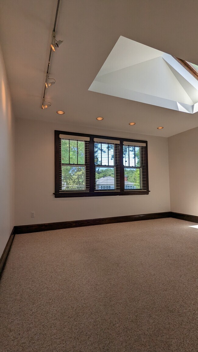 Building Photo - 1800 Mears Ave