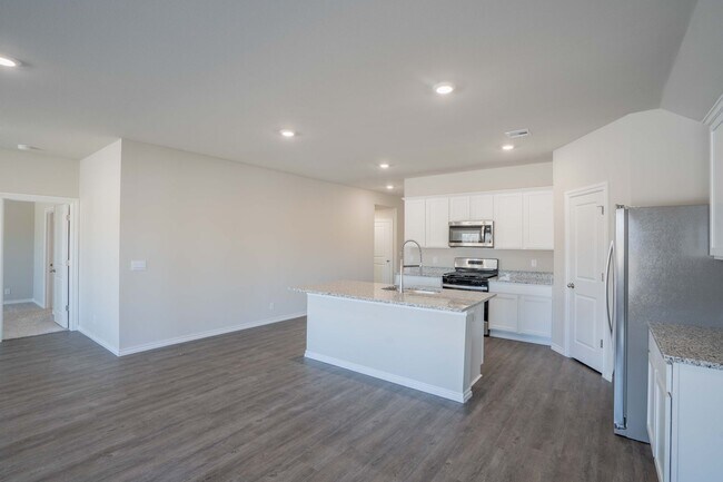 Building Photo - Recently Built D.R. Horton Home in Bixby -...