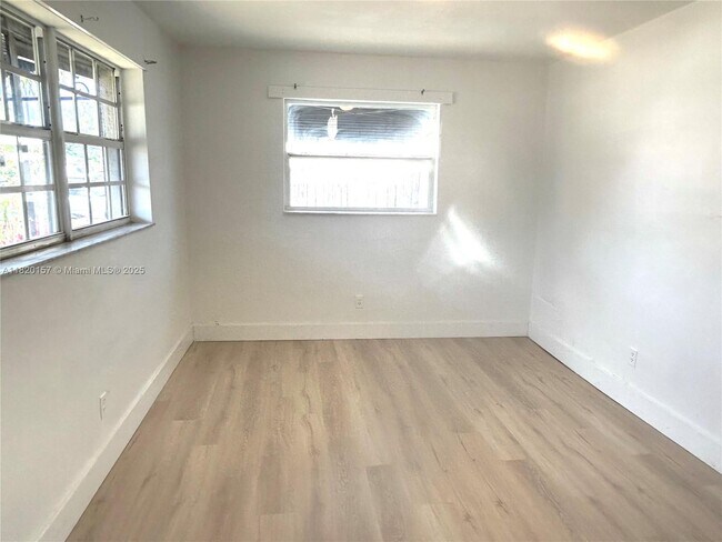 Foto del edificio - 2846 Fletcher St