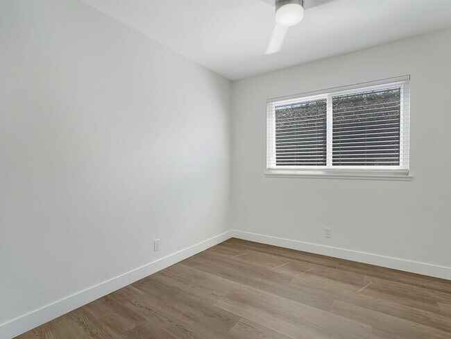 Foto del edificio - Updated single family home - Available now