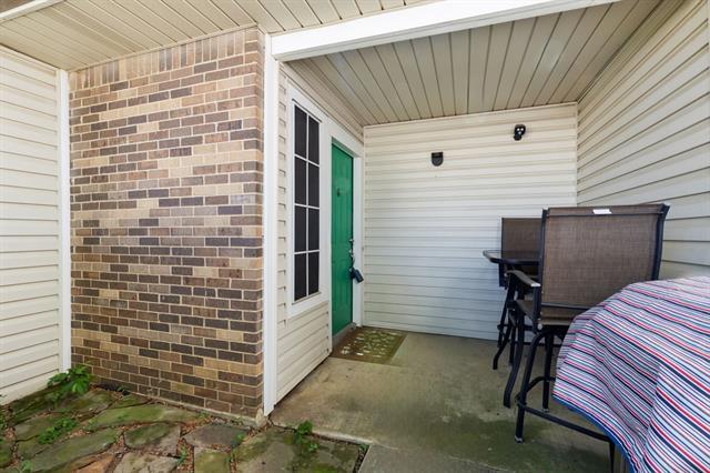 Foto del edificio - 724 Creekwood Ct