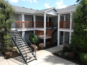 Building Photo - 130 SE 105th Ave
