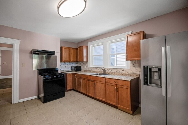 Foto del edificio - Charming 3BR Duplex in East Orange