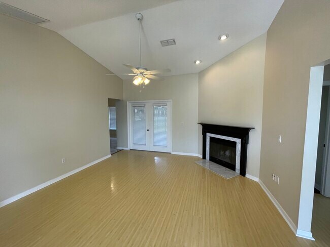 Foto del edificio - 5716 Forester Pine Ct