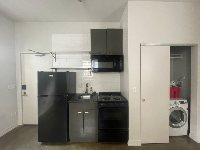 Foto del edificio - 4606 N Malden St