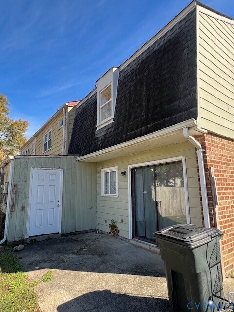 Foto del edificio - 312 Cedarwood Rd