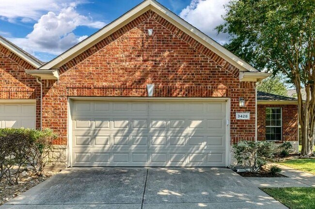 Foto del edificio - Townhome in Parker Estates!! READY for move in early June