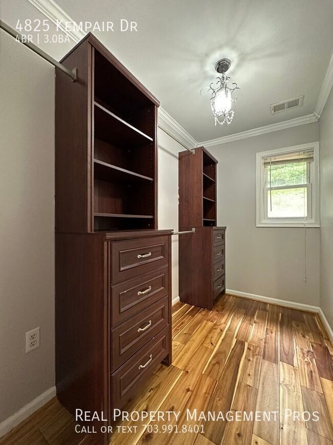 Building Photo - 4825 Kempair Dr