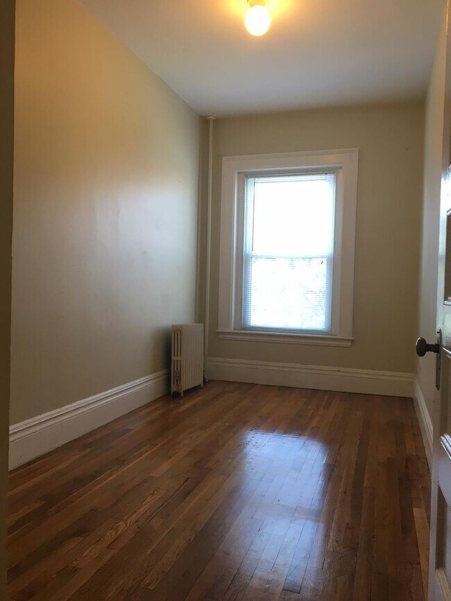 Foto del edificio - Great 1bed / 1bath in Fenway/Kenmore available 9/1/2026 no broker fee heat and hot water included