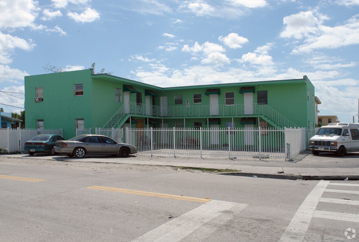 Foto del edificio - 1190 NW 67th St
