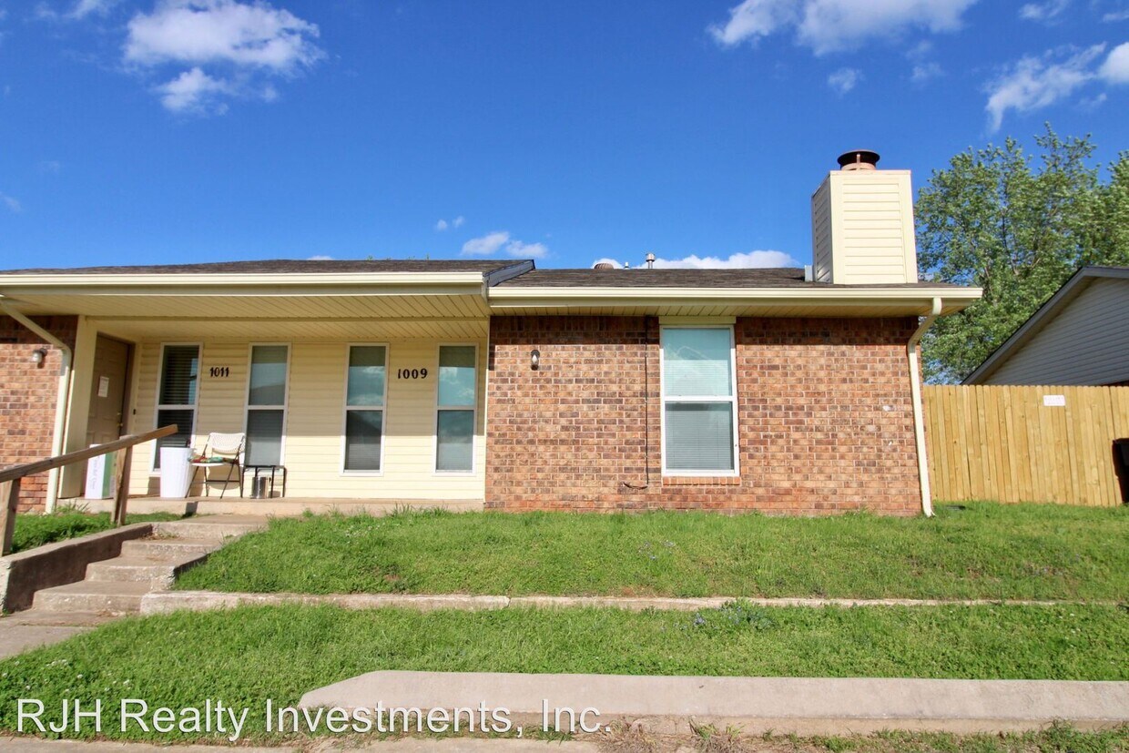 Primary Photo - 1009-1011 N 5th St