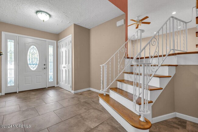 Foto del edificio - 691 Sussex Ct