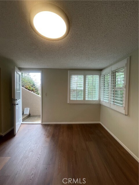 Building Photo - 714 Oceanview Dr