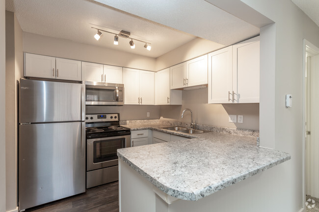 1BR Apollo - Kitchen - Park Avenue by Broadmoor