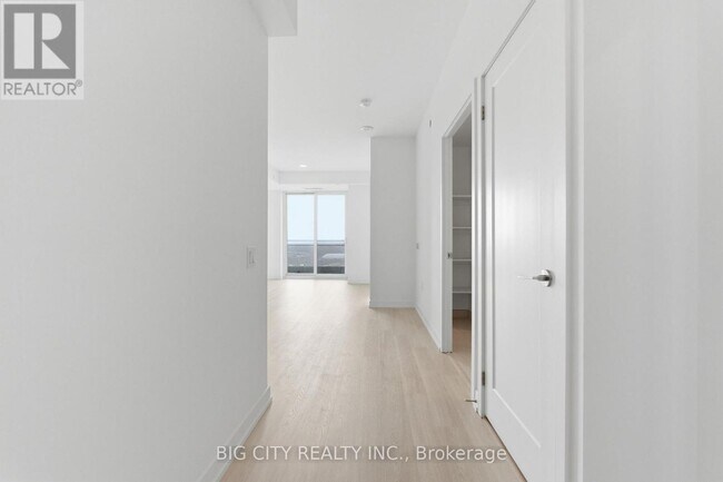 Photo du bâtiment - 9751 Markham Rd