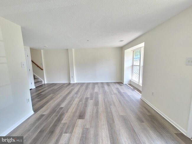 Building Photo - 589 Boysenberry Ln
