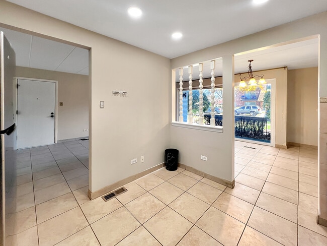 Foto del edificio - 10702 Keating Ave