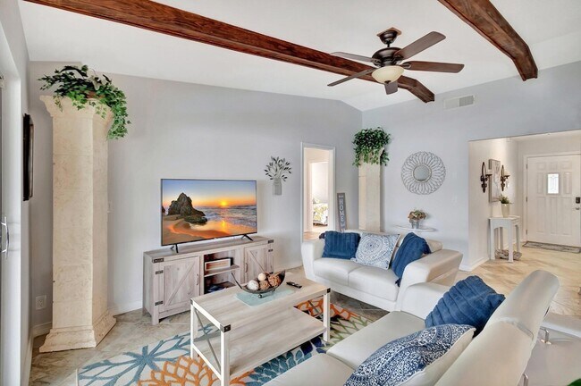 Foto del edificio - 577 SW 24th Ave