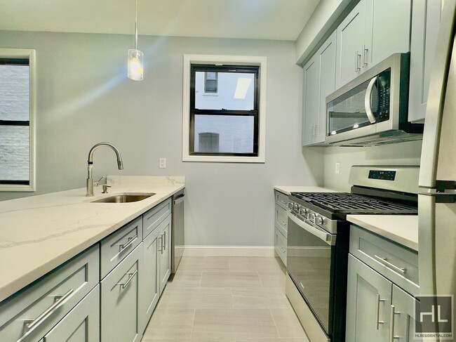 Foto del edificio - 3 Bedroom on 78 Street Bay Ridge