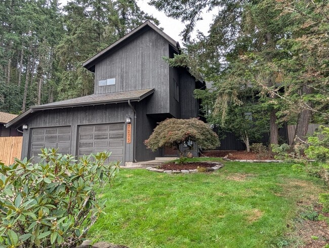 Building Photo - Fantastic 4 Bedroom, 2 Bath Home In The Thurston Area Of Springfield!