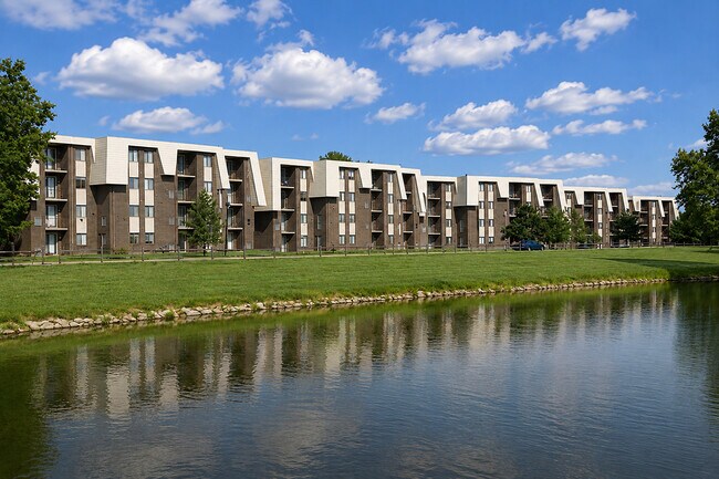 Building Photo - Spring Crossing
