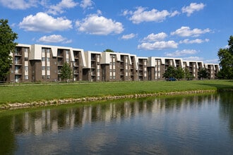Building Photo - Spring Crossing