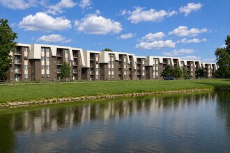 Building Photo - Spring Crossing