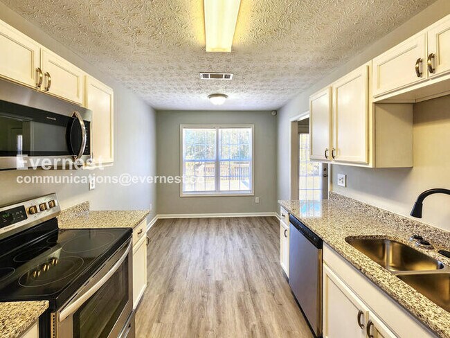 Foto del edificio - 511 White Oak Dr