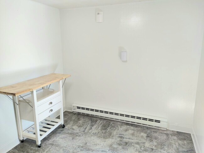 Eat in kitchen - 15 Forest St