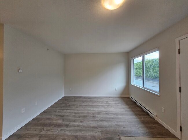 Building Photo - 45790 Lewis Ave