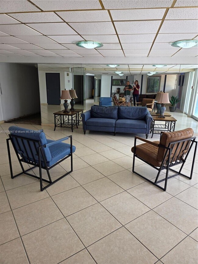 Foto del edificio - 5050 NW 7th St