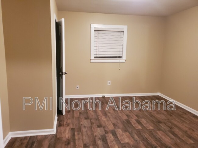 Foto del edificio - 4006 Foster Ave SW