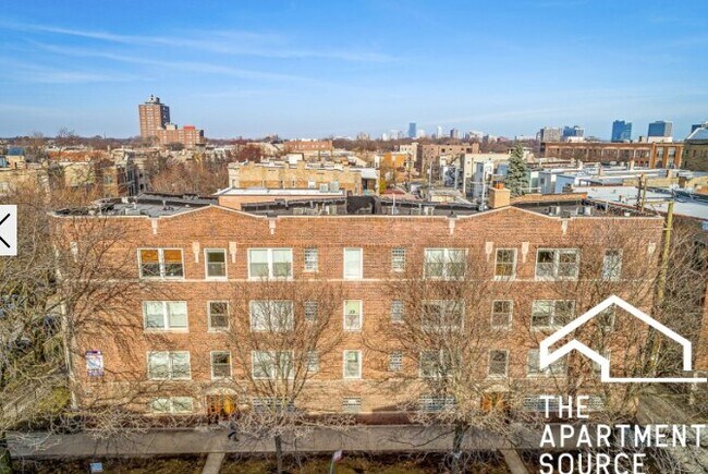 Foto del edificio - 1216 W Waveland Ave