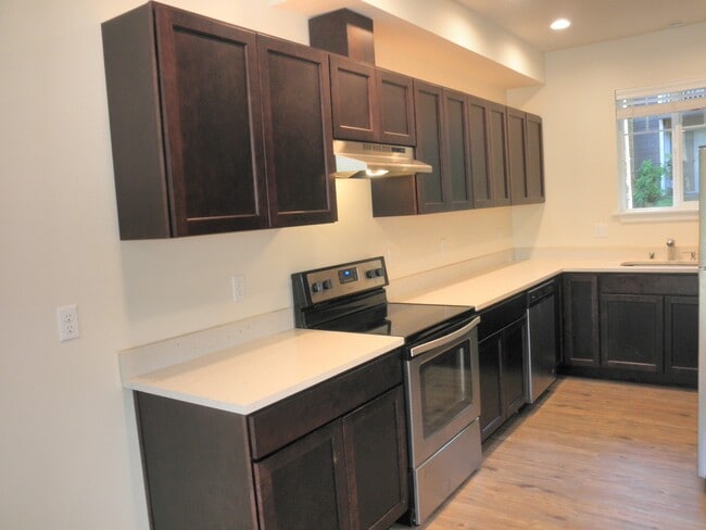 Building Photo - 23230 Edmonds Way #102, Edmonds, WA 98026 ...