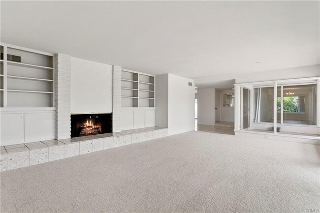 Building Photo - 2727 Island View Dr