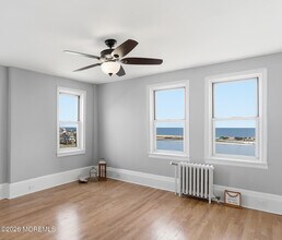 Building Photo - 400 Deal Lake Dr