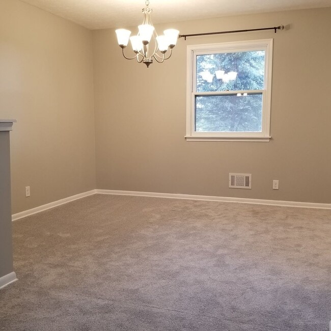 Building Photo - Flexible Living in a Fantastic La Vista Lo...