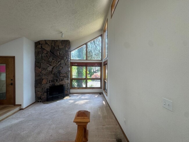 Building Photo - Charming 3 Bed, 3 Bath Home in Spokane Val...