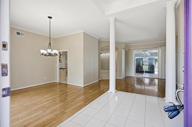 Foto del edificio - PINE LAKES POOL HOME