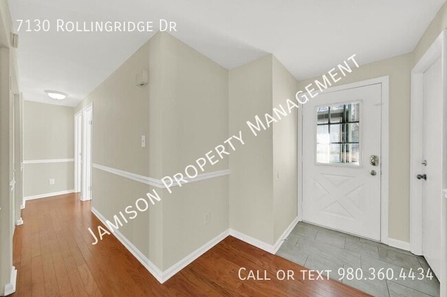 Foto del edificio - 7130 Rollingridge Dr