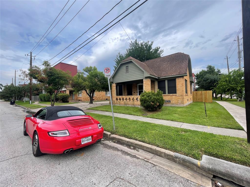 2815 Chenevert St, Houston, TX 77004 House for Rent in Houston, TX