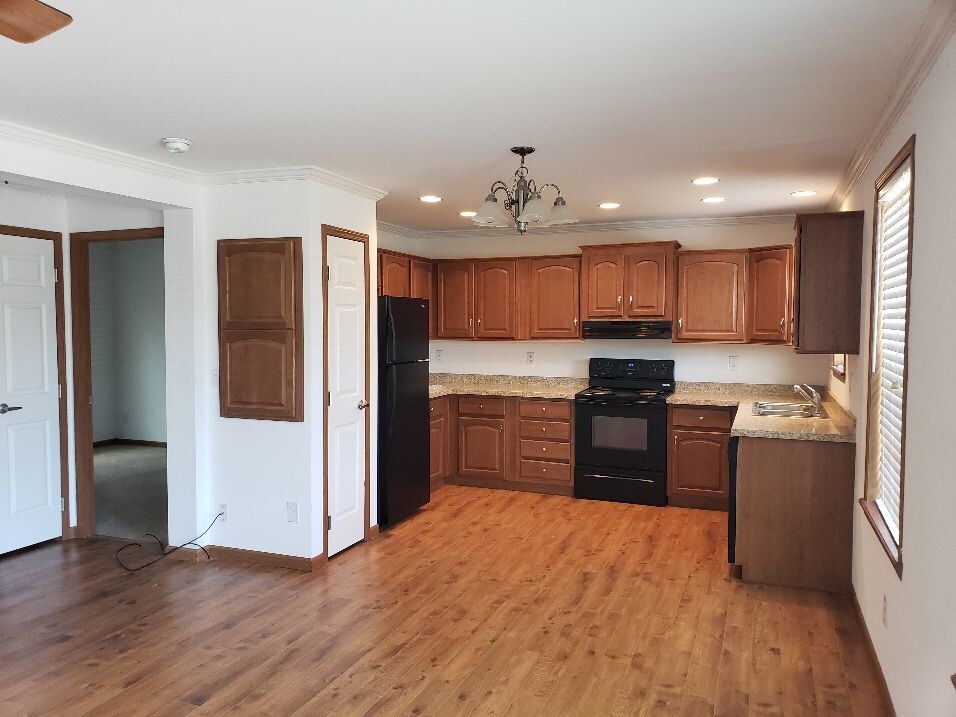 6 Rockledge Dr, Ledyard, CT 06339 Apartments in Ledyard, CT