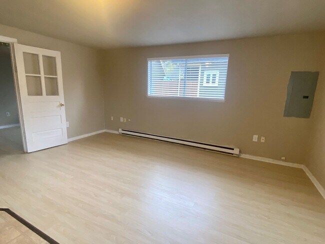 Foto del edificio - City living available in this cottage in S...