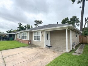 Building Photo - 8238 Homewood Ln