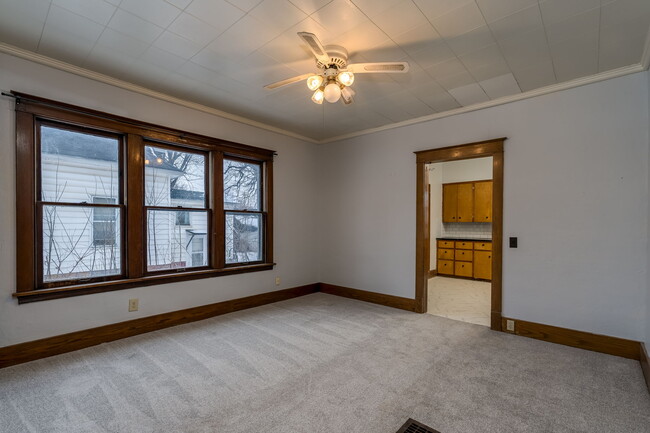 Building Photo - 629 3rd St NE