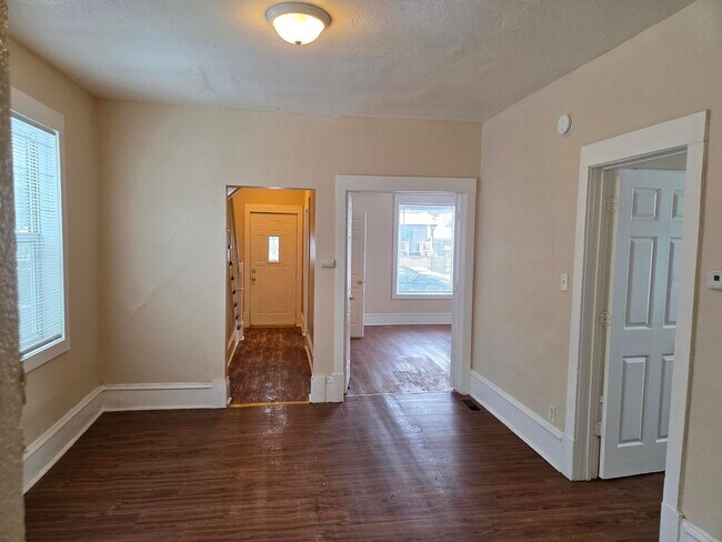 Foto del edificio - 2210 N Penn Ave