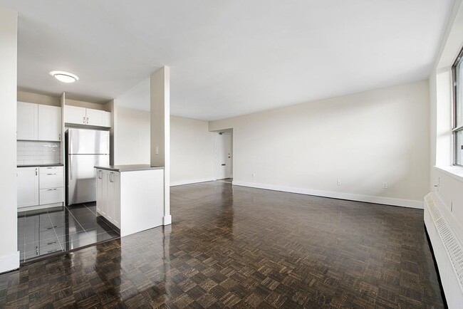 Building Photo - 1450 Sheppard Ave W