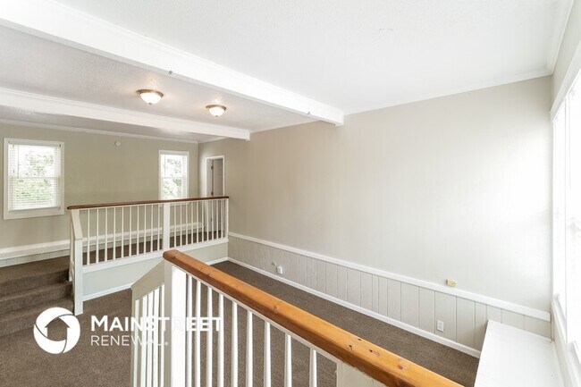 Building Photo - 208 E 165th St